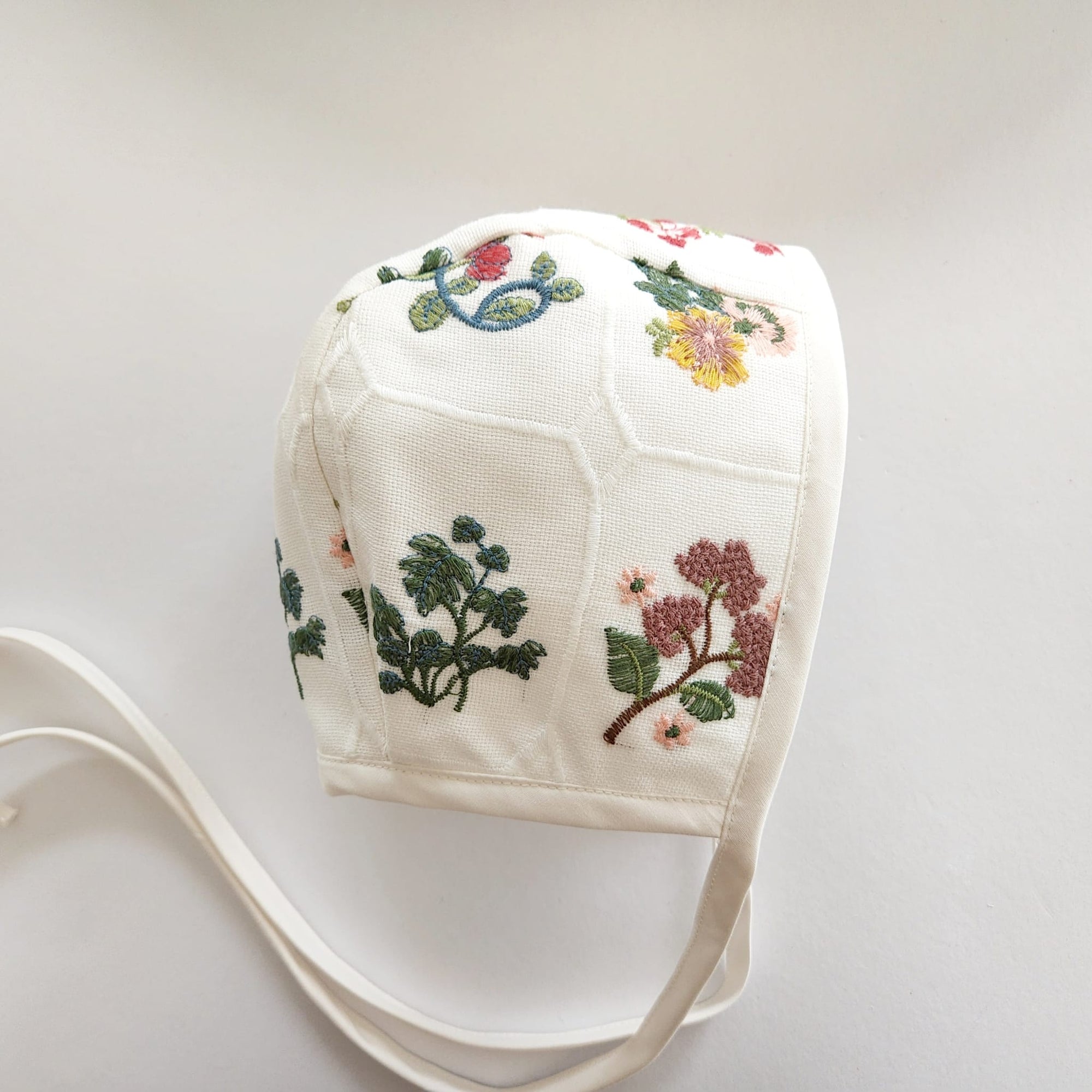 Embroided Bonnet 12m